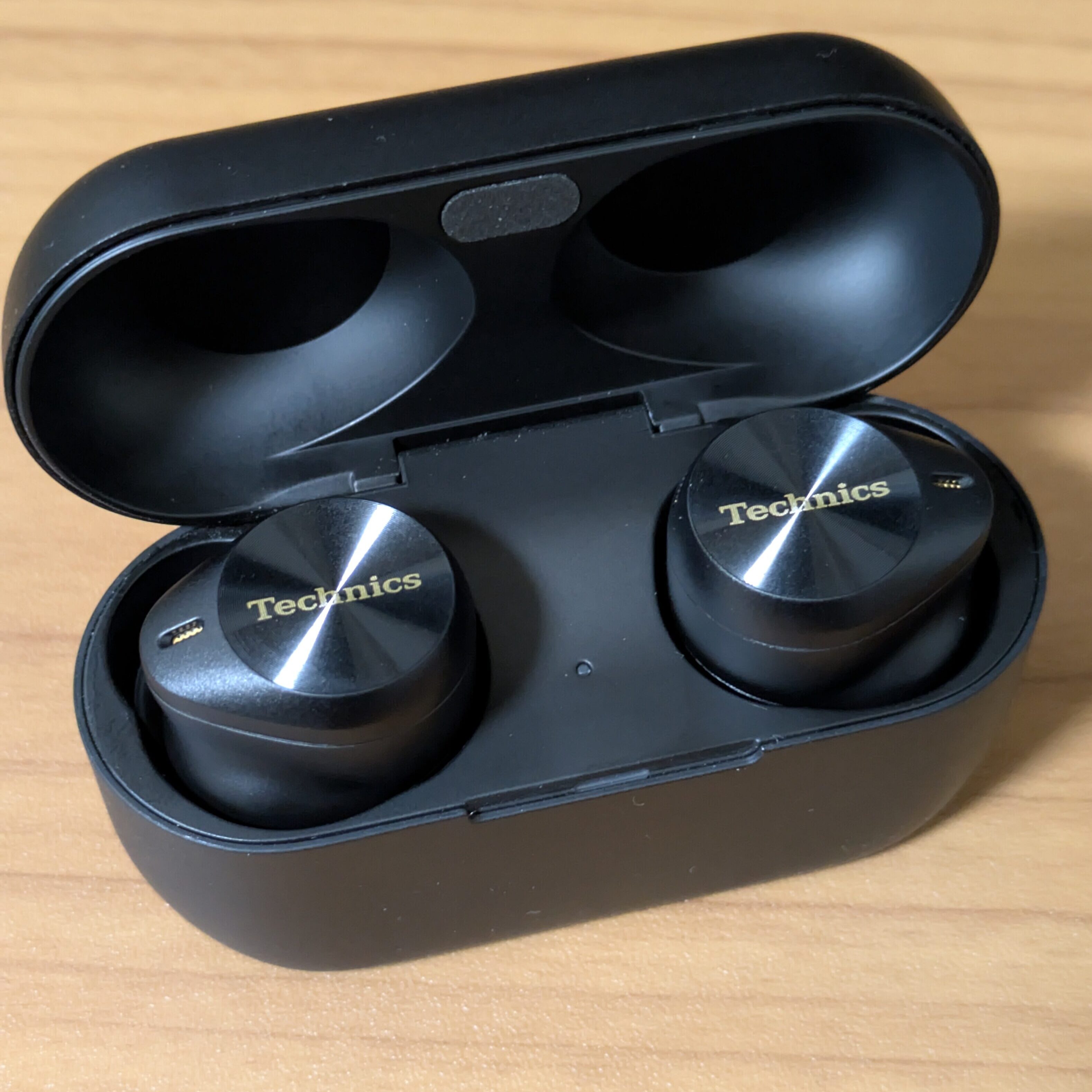 ワイヤレスイヤホン